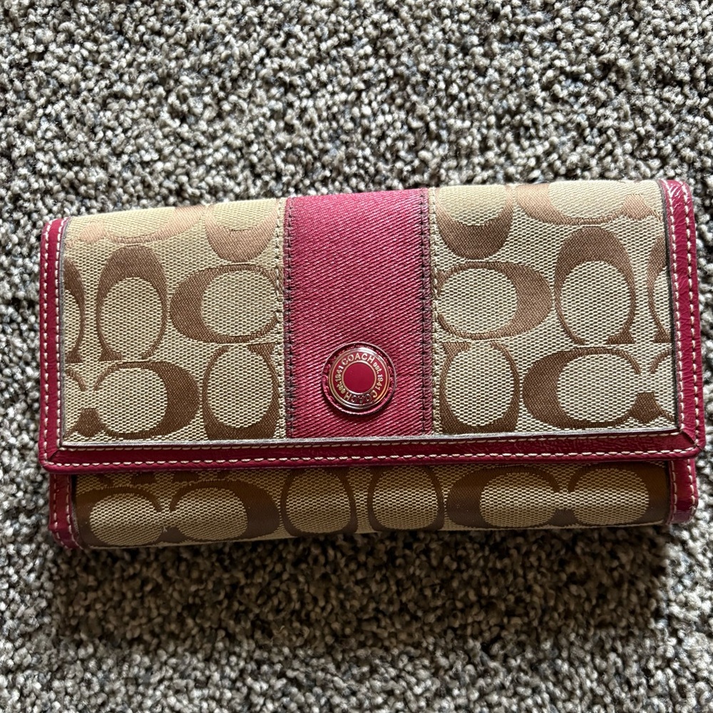 COACH SIGNATURE Checkbook Wallet F47852 in Maroon